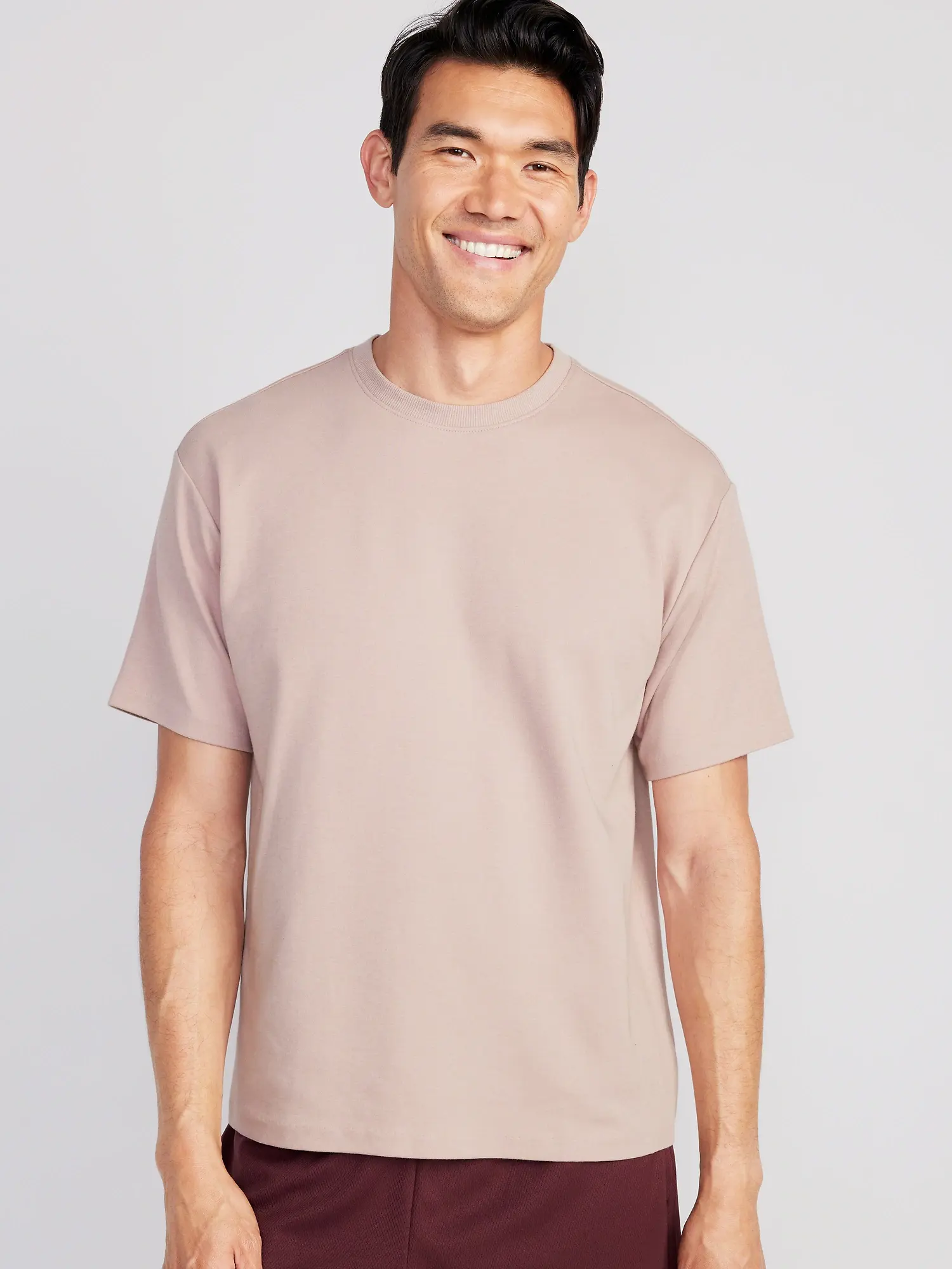 Old Navy Boxy Crew-Neck Performance T-Shirt for Men pink. 1