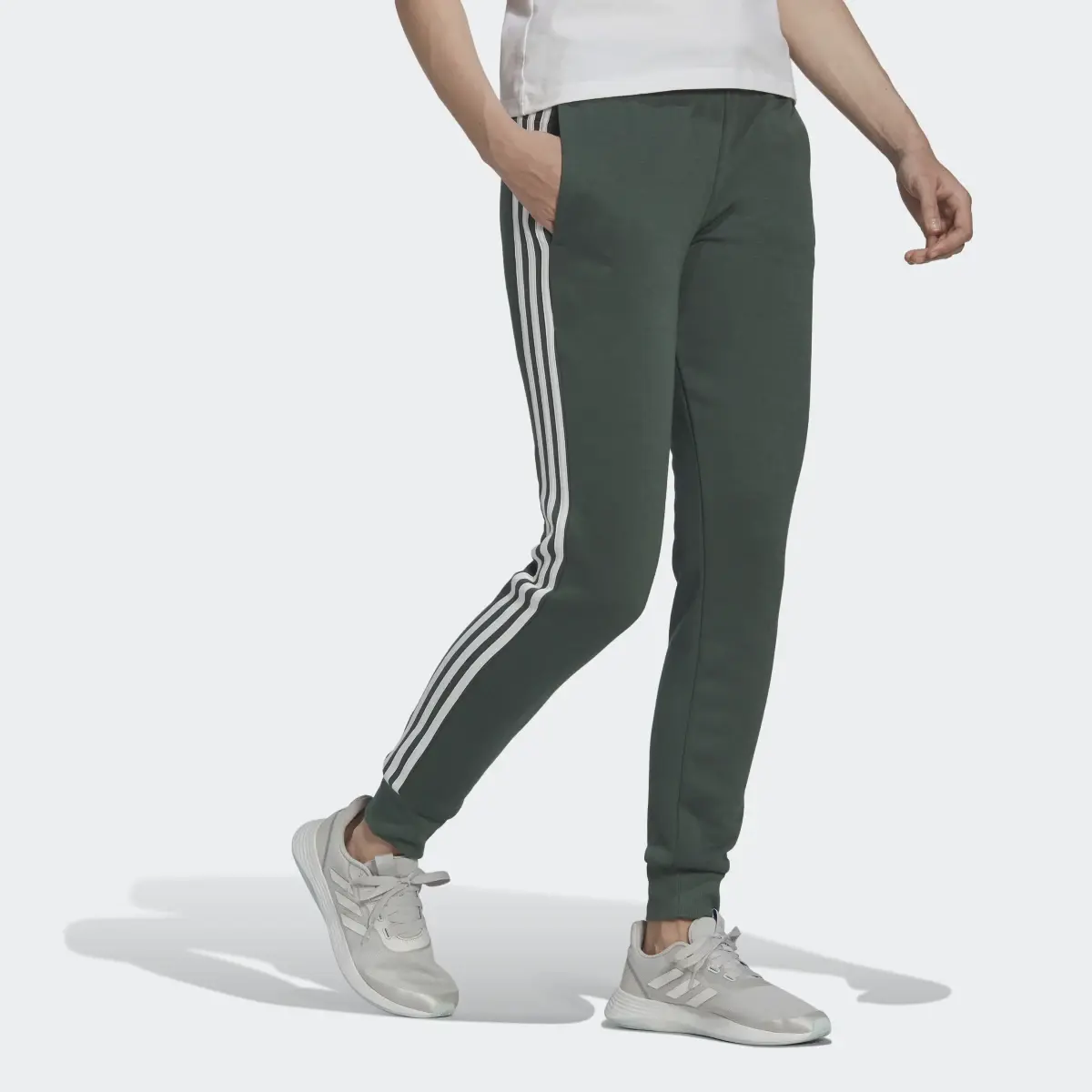 Adidas Essentials Fleece 3-Stripes Pants. 3
