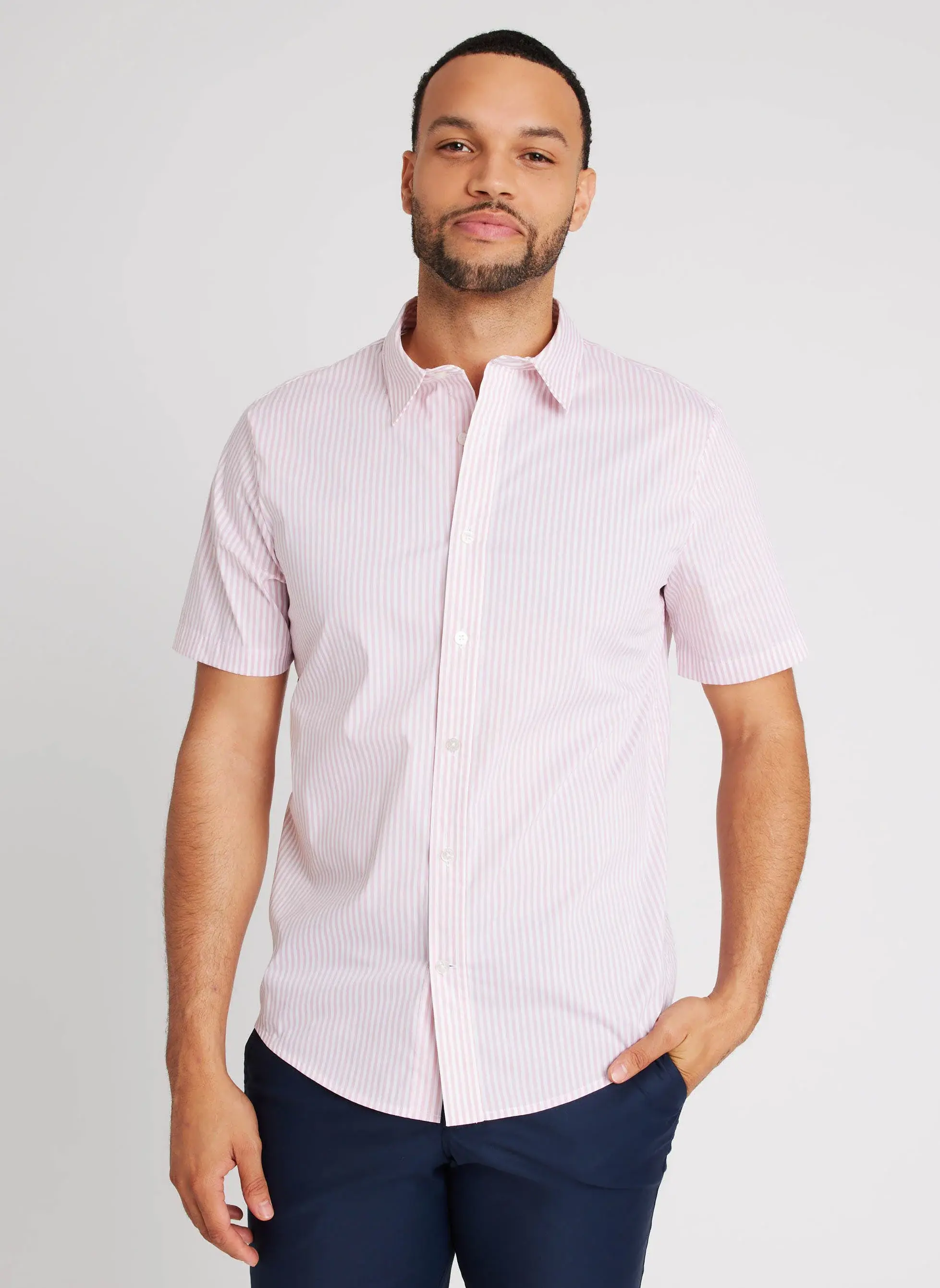 Kit And Ace Stay Cool Poplin Short Sleeve Shirt Standard Fit. 1