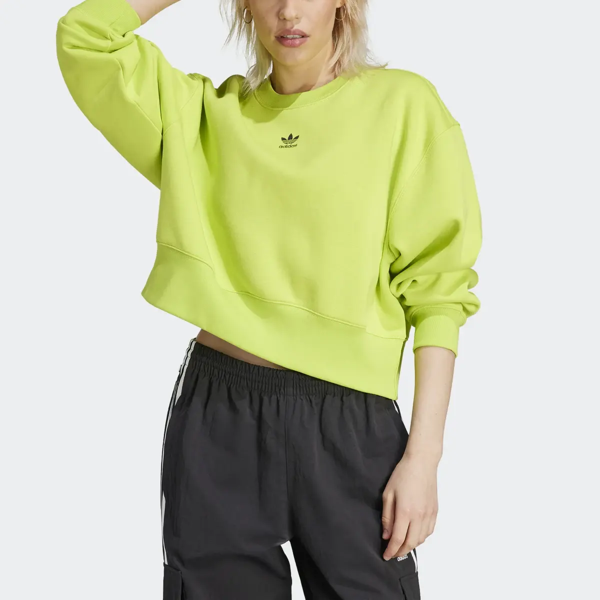 Adidas Adicolor Essentials Crew Sweatshirt. 1