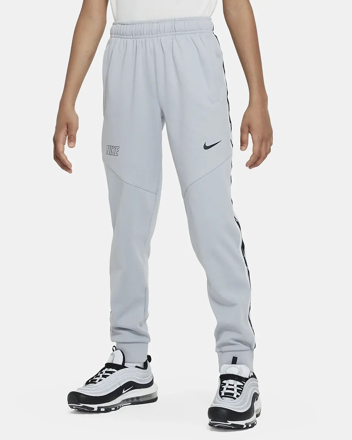 Nike Sportswear Repeat. 1