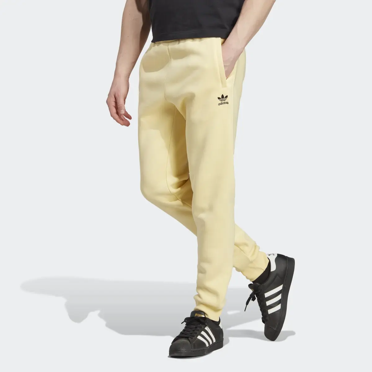 Adidas Trefoil Essentials Pants. 1