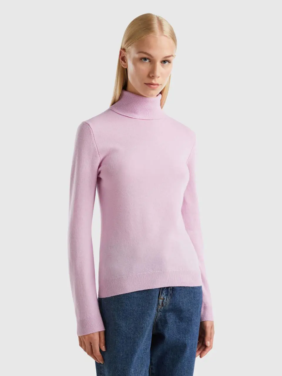 Benetton lilac turtleneck in pure merino wool. 1