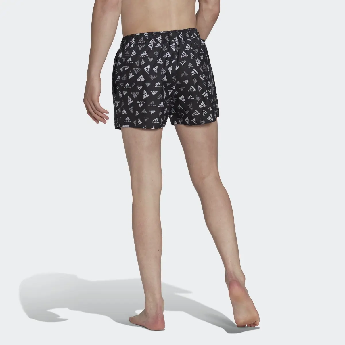 Adidas Logo Print CLX Very Short Length Badeshorts. 2