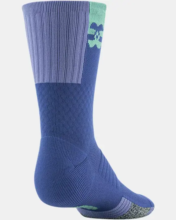 Under Armour Unisex UA ArmourDry™ Playmaker Mid-Crew Socks. 3