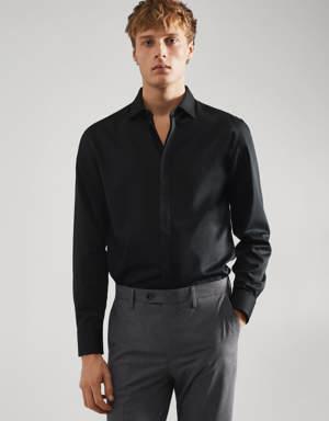 Slim-fit suit shirt with hidden buttons
