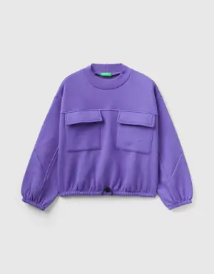 boxy fit sweatshirt with pockets