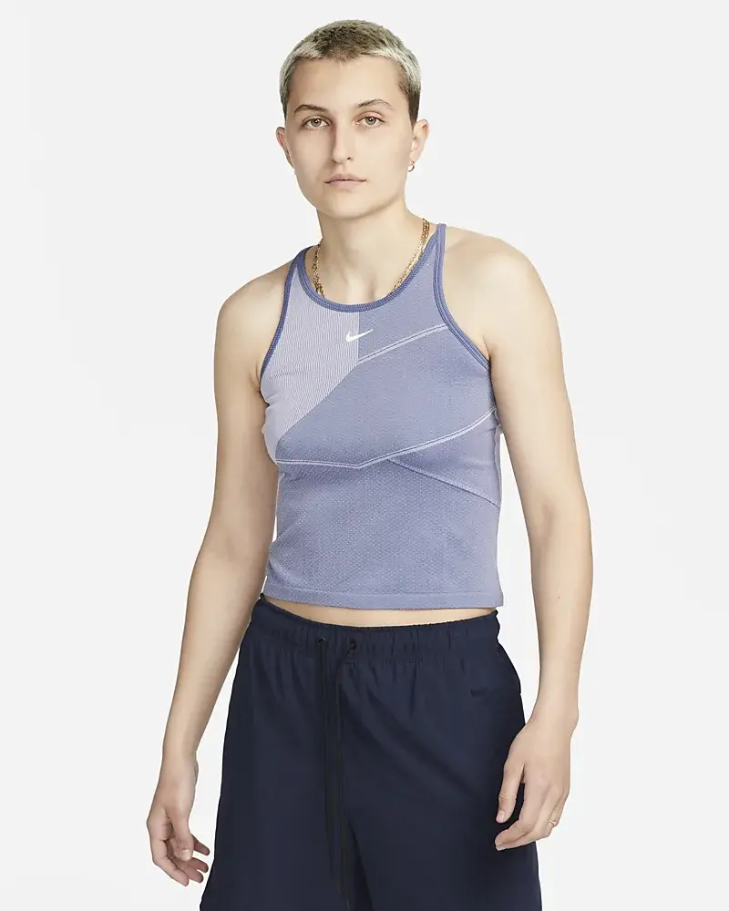 Nike Dri-FIT ADV Aura. 1