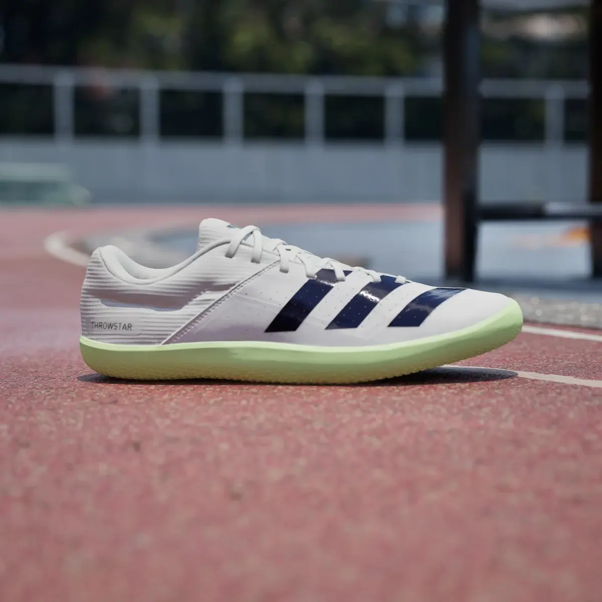 Adidas Zapatilla Throwstar. 2