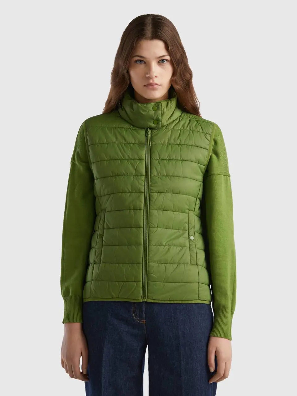 Benetton sleeveless puffer jacket with recycled wadding. 1