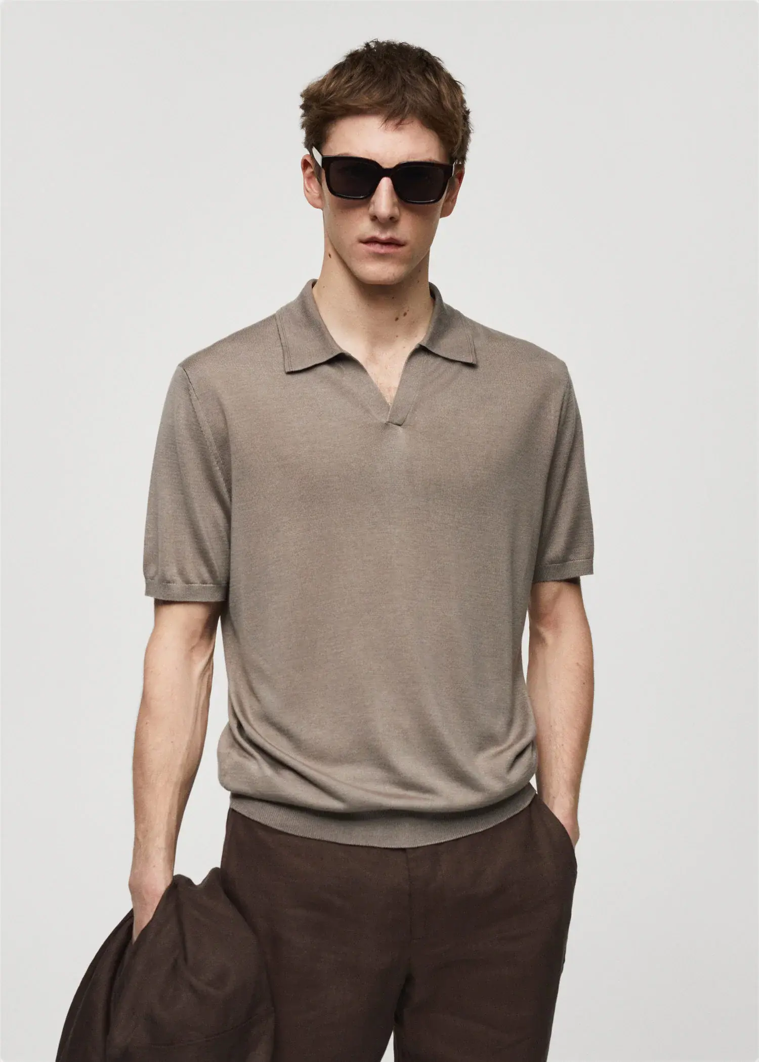 Mango Short-sleeved knitted polo shirt. 2