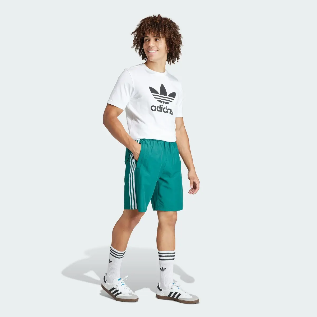 Adidas Oversized Shorts. 3