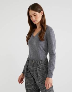 Gray V-neck sweater in pure Merino wool