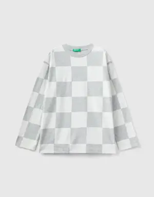 warm checkered t-shirt