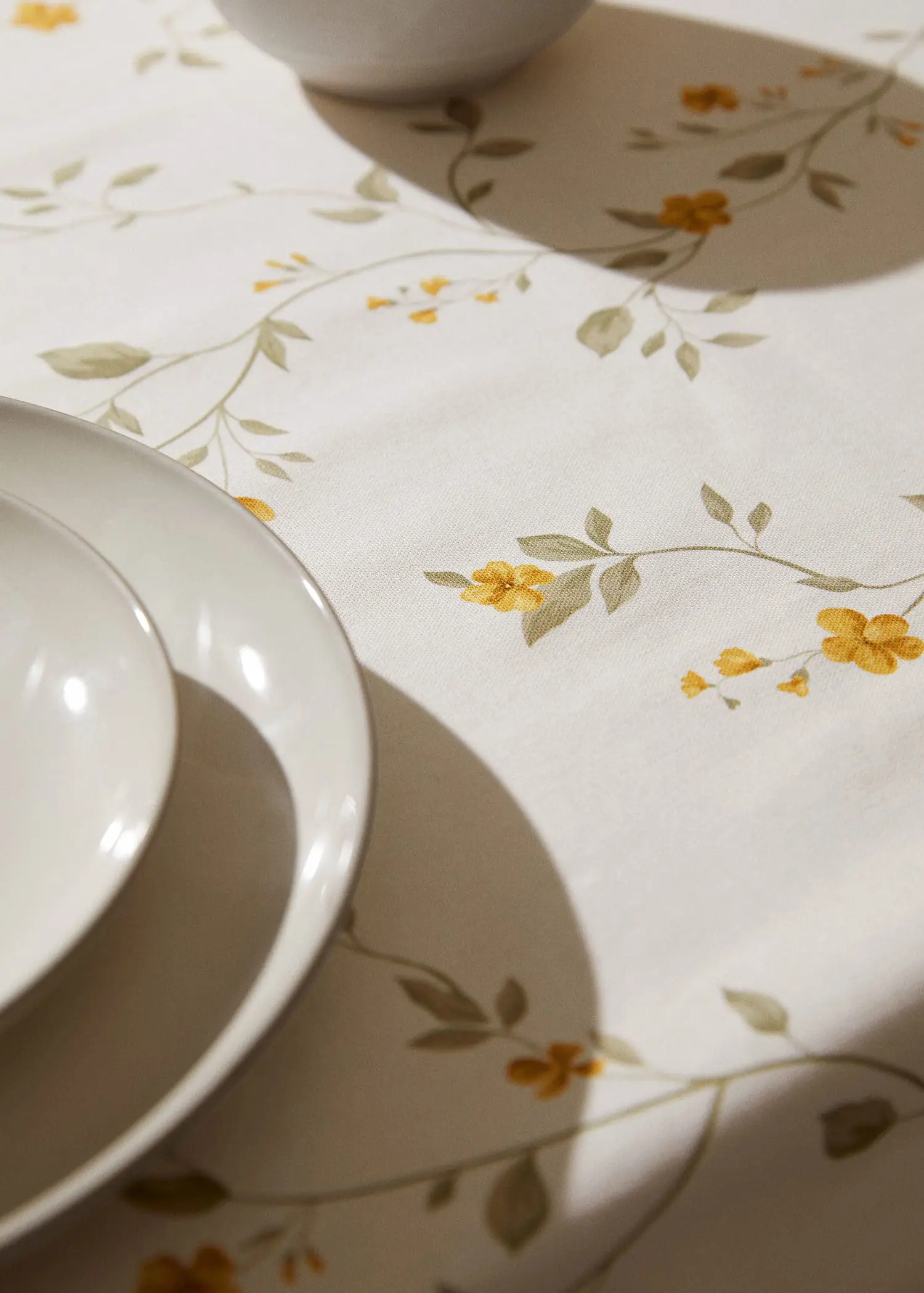 Mango Floral-print cotton tablecloth 170x170cm. 3