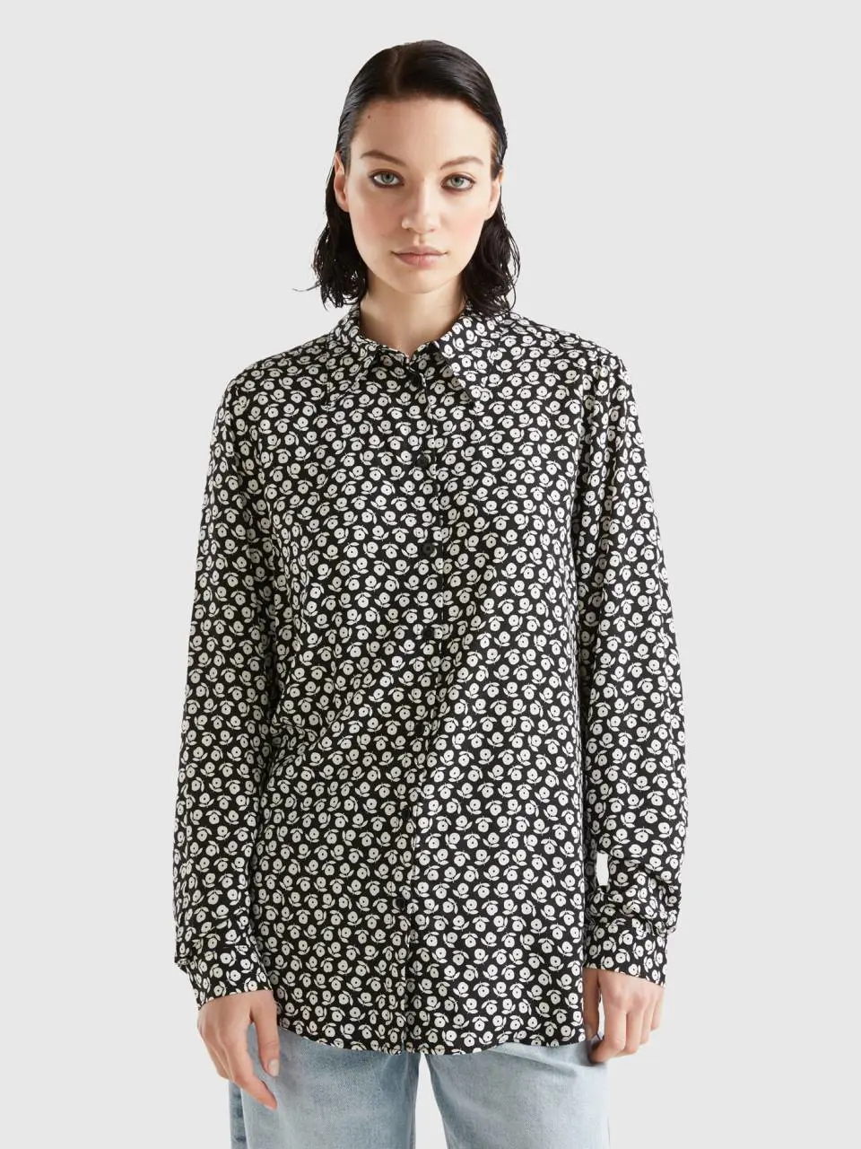 Benetton patterned shirt in sustainable viscose. 1