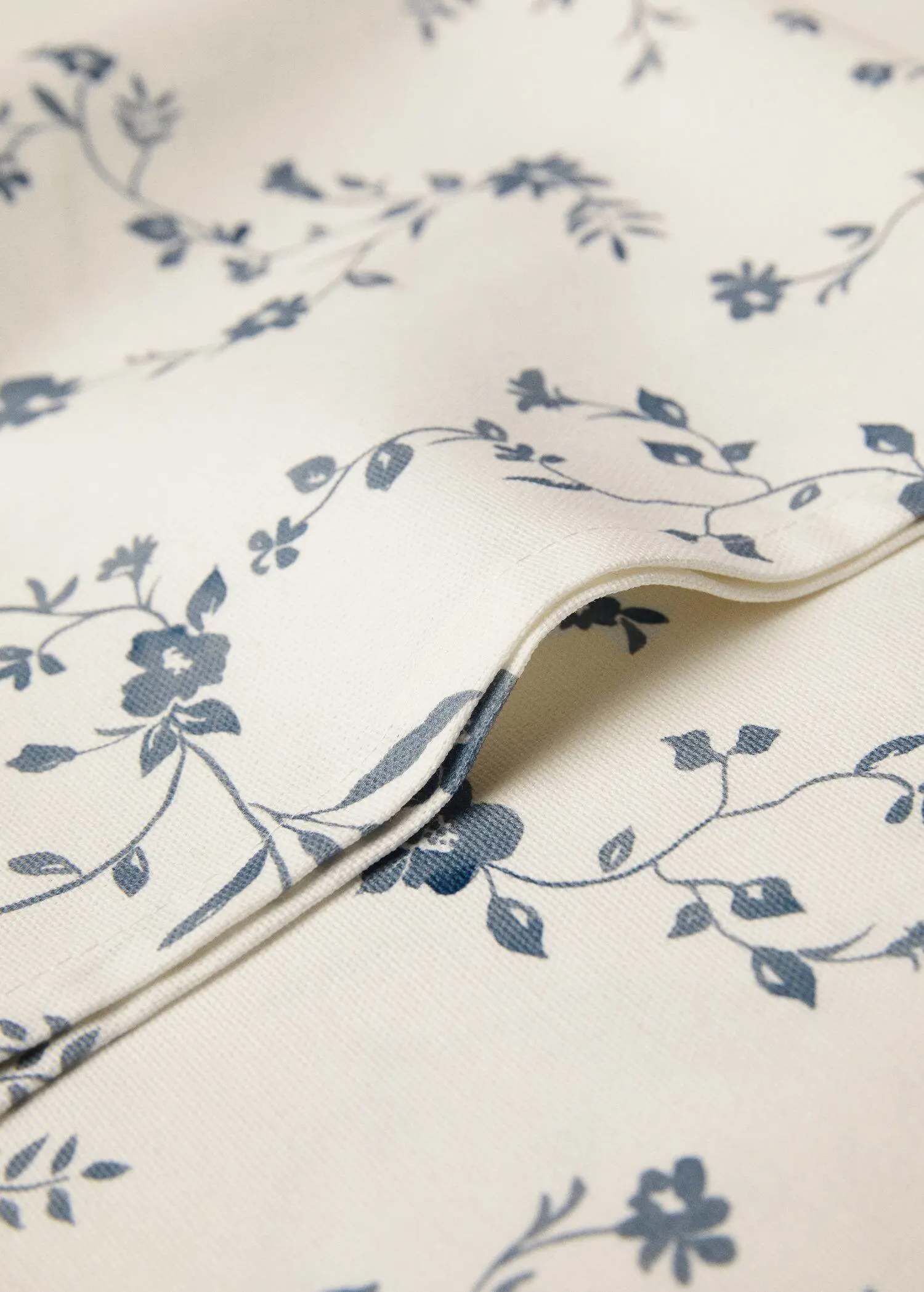 Mango Pack of 2 floral-print cotton napkins. 2