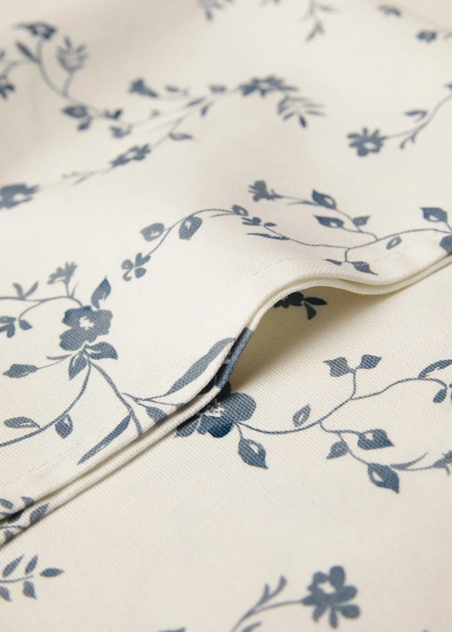 Mango Floral-print cotton napkin. 2