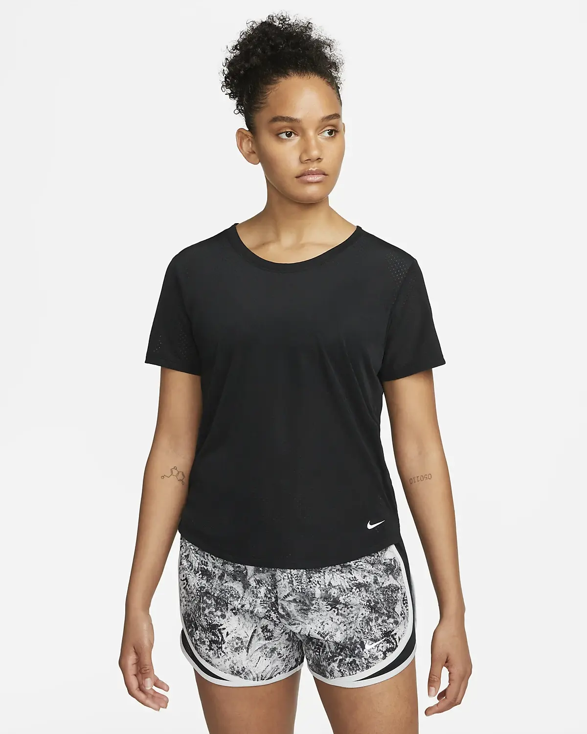 Nike Dri-FIT One Breathe. 1