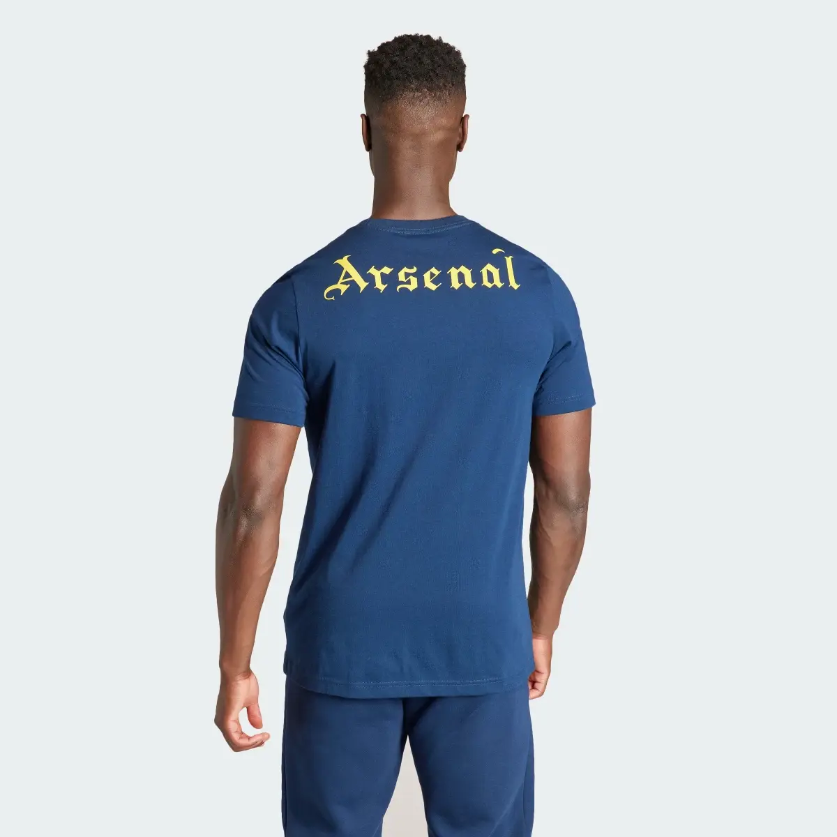 Adidas Arsenal Essentials Trefoil Tişört. 3