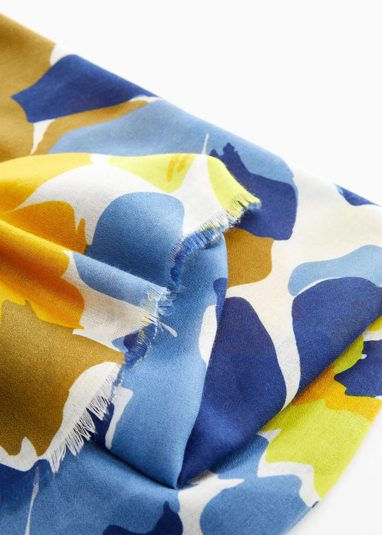 Mango Floral print scarf. 2
