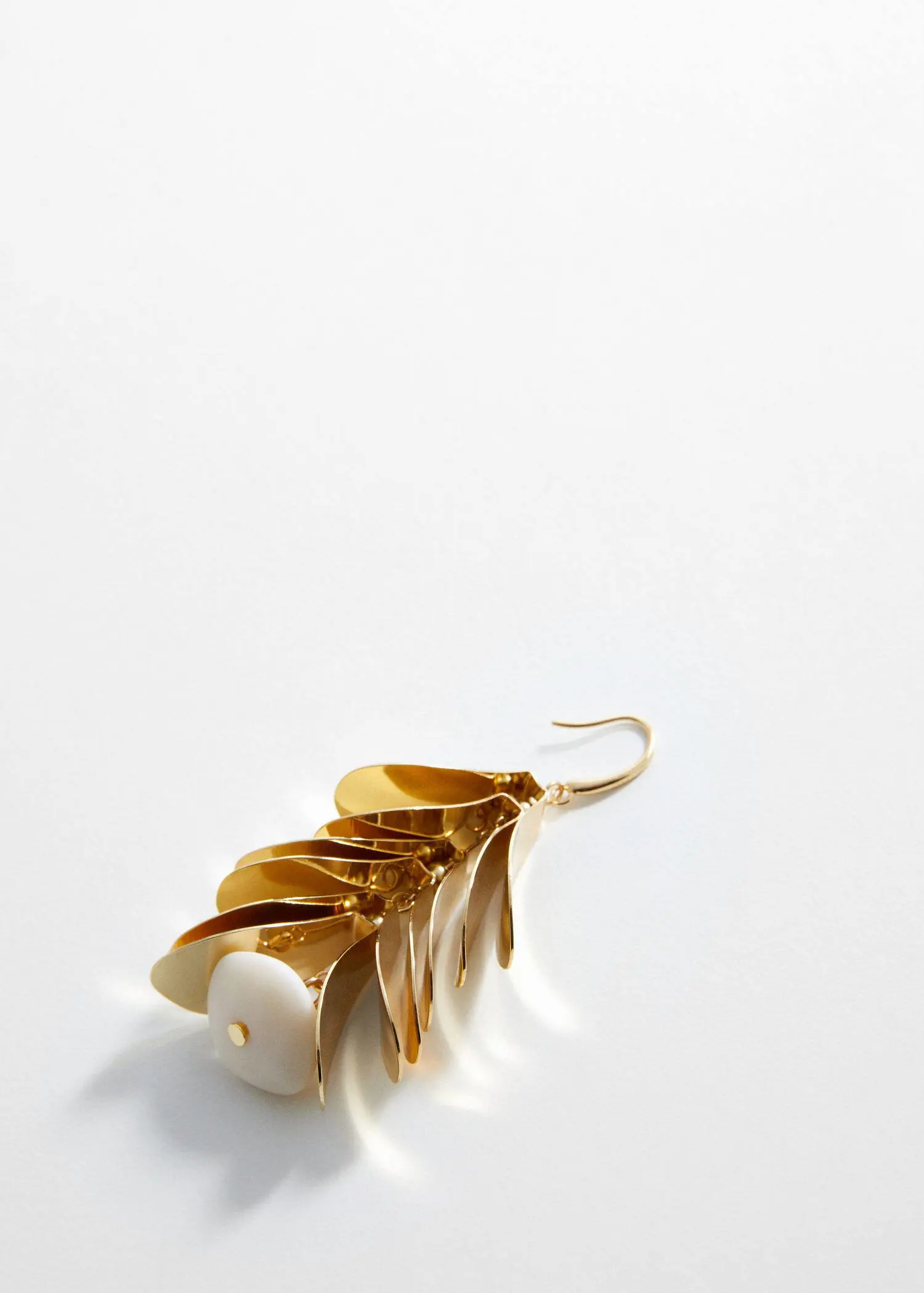Mango Metallic-leaves earrings. 3