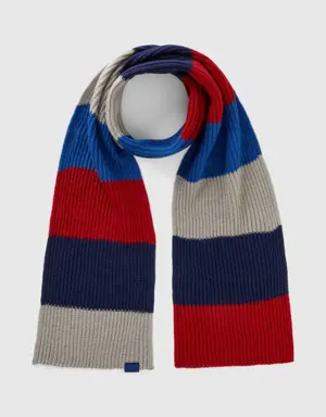 scarf with multicolor stripes