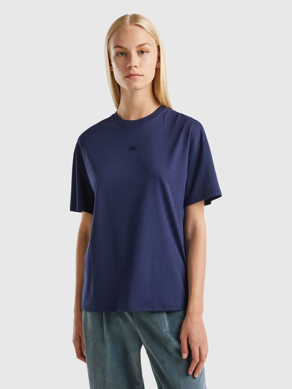 Benetton t-shirt with embroidered logo. 1