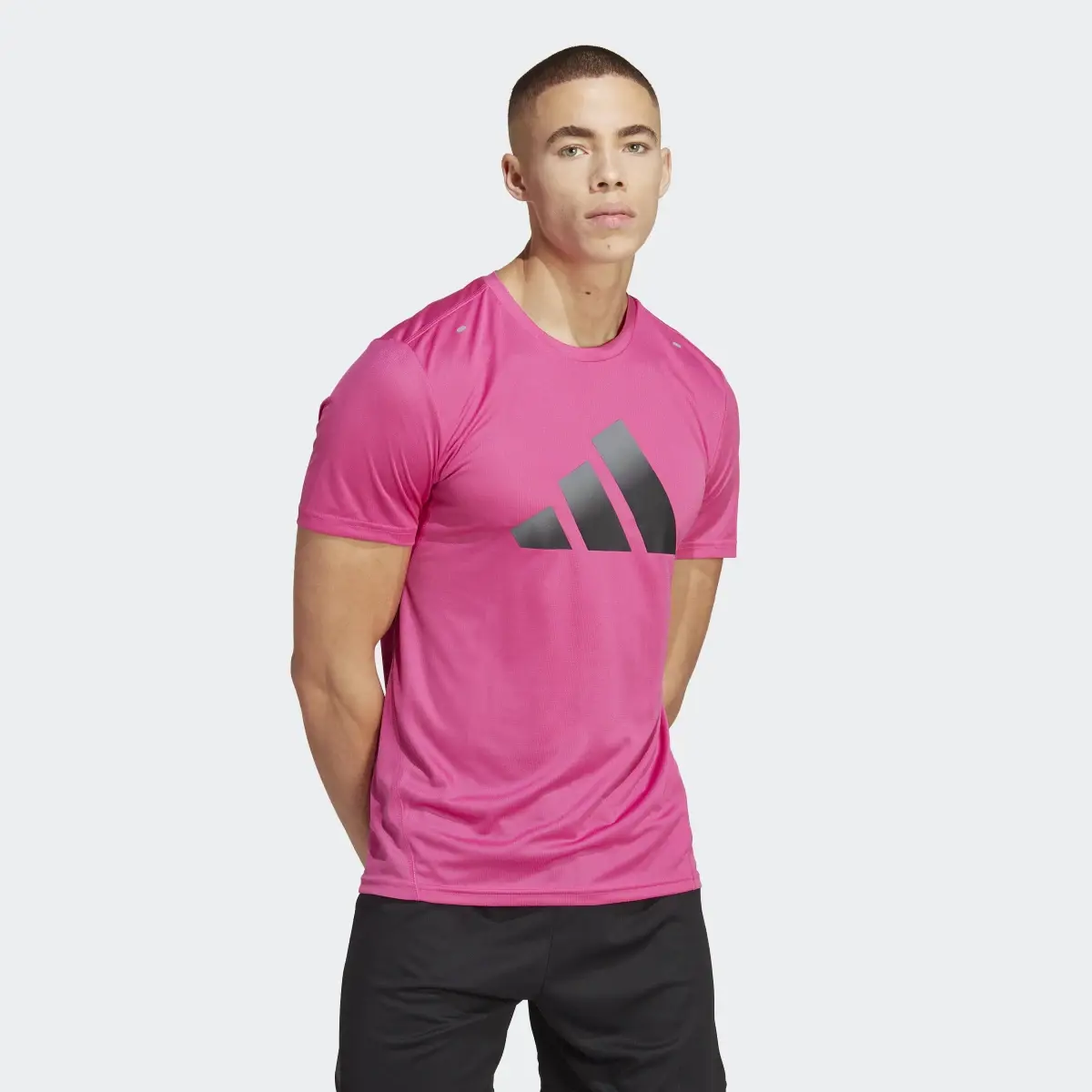 Adidas T-shirt Run Icons. 2