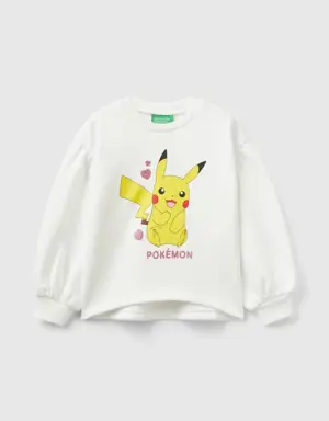 warm pokémon sweatshirt with wide sleeves
