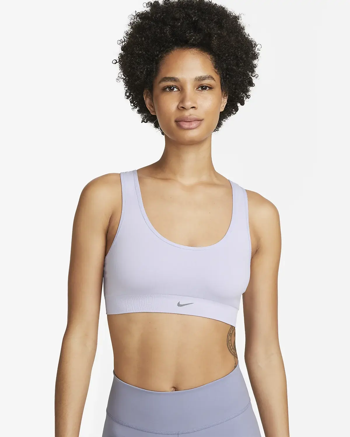 Nike Alate Seamless. 1