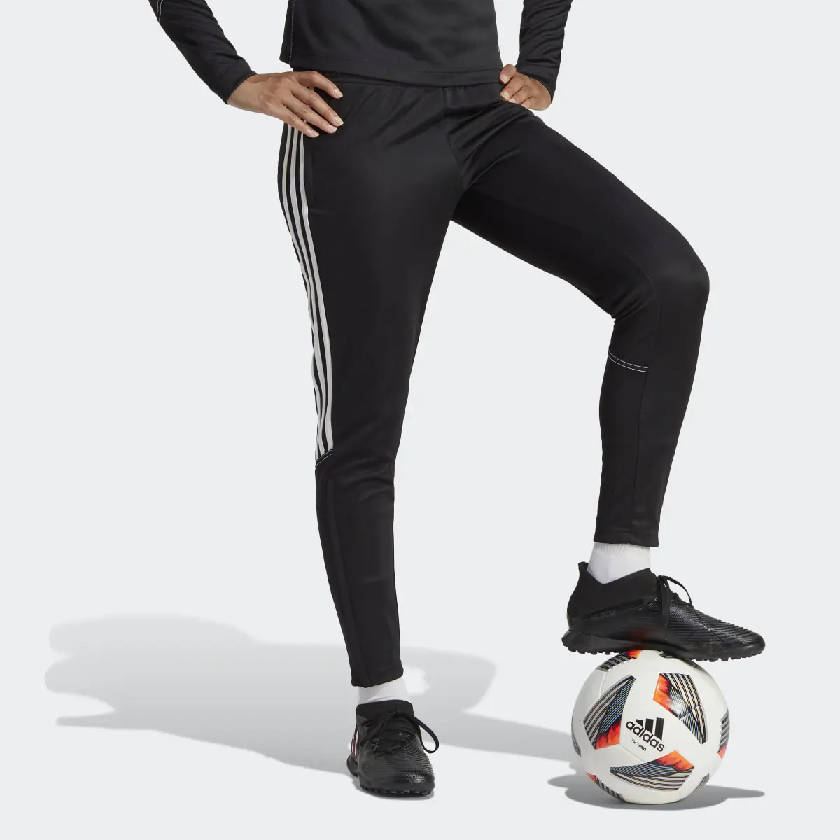 Adidas Pantaloni da allenamento Tiro 23 Club. 3