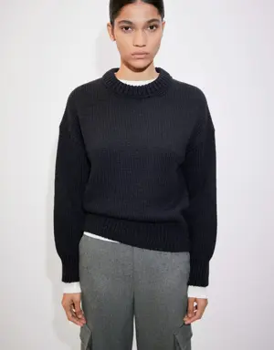 Puffed-sleeved wool sweater