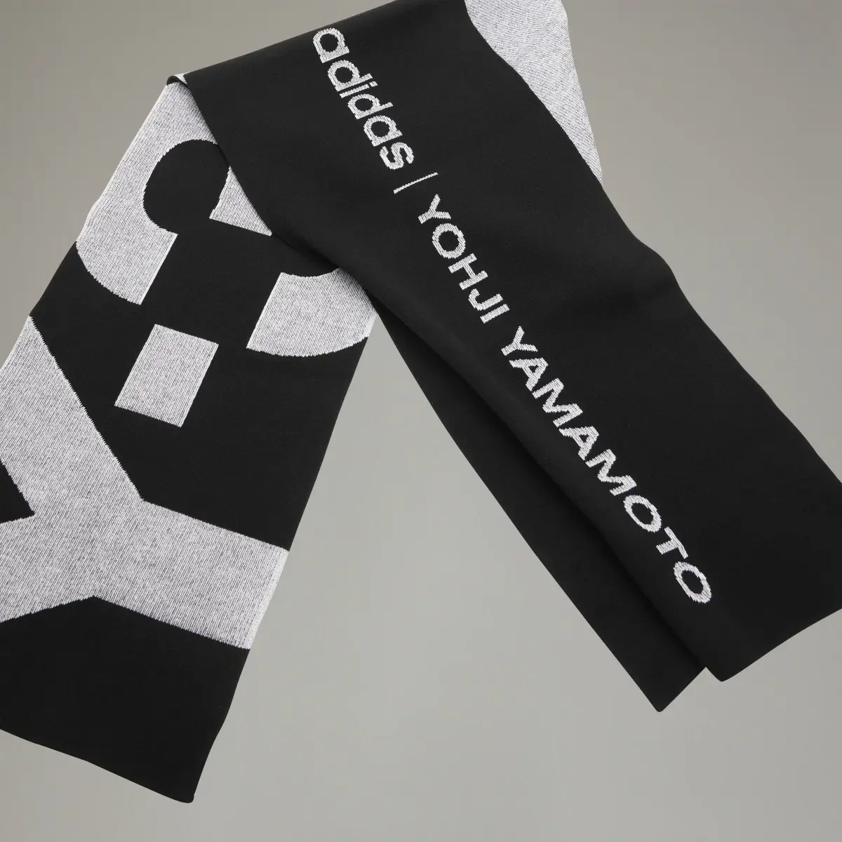 Adidas Y-3 CL SCARF. 3