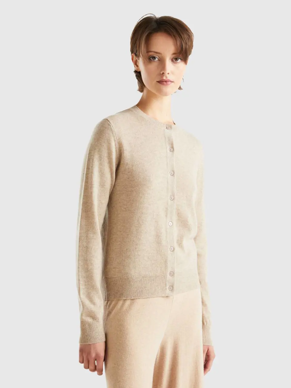 Benetton beige cardigan in pure cashmere. 1