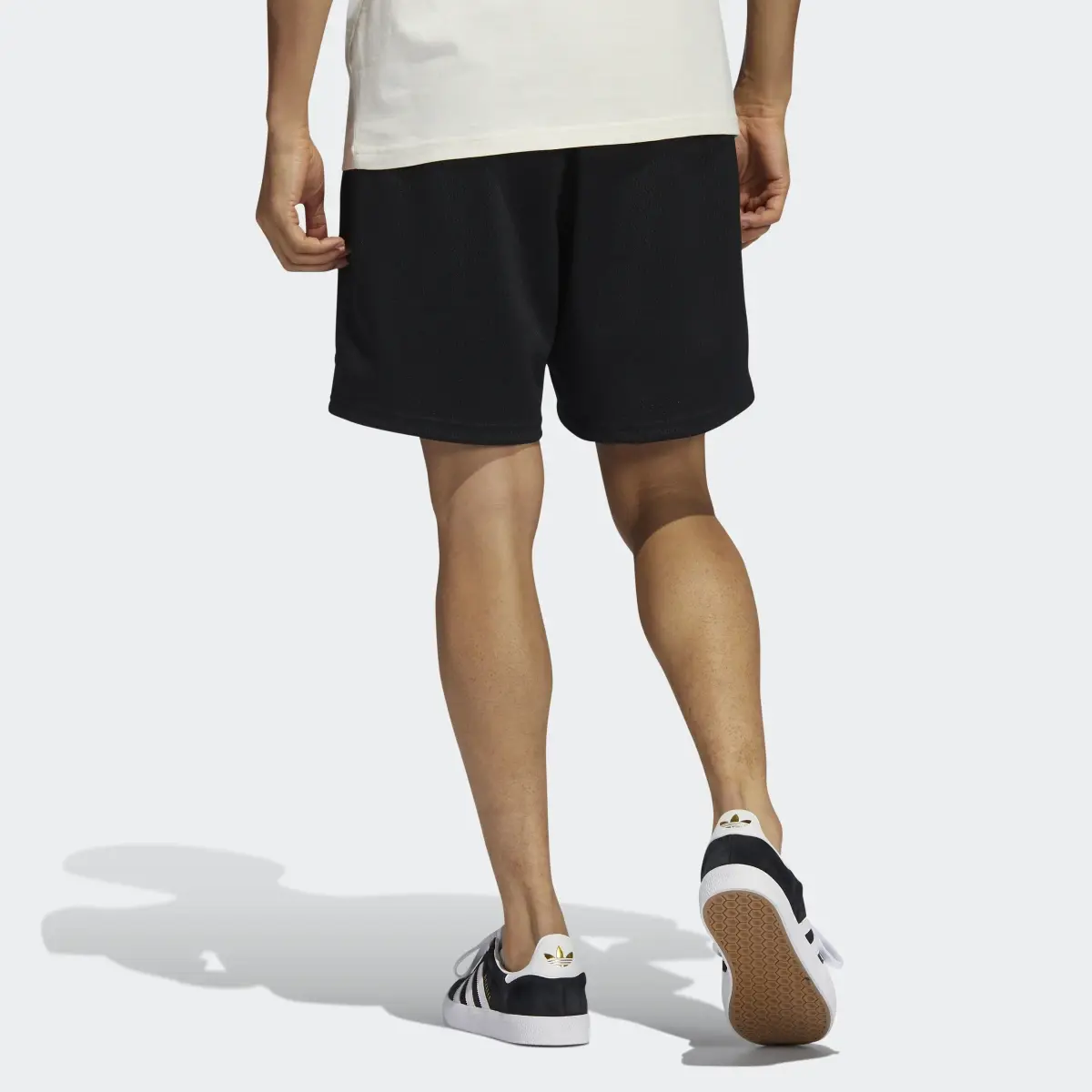 Adidas Essentials Mesh Shorts. 2