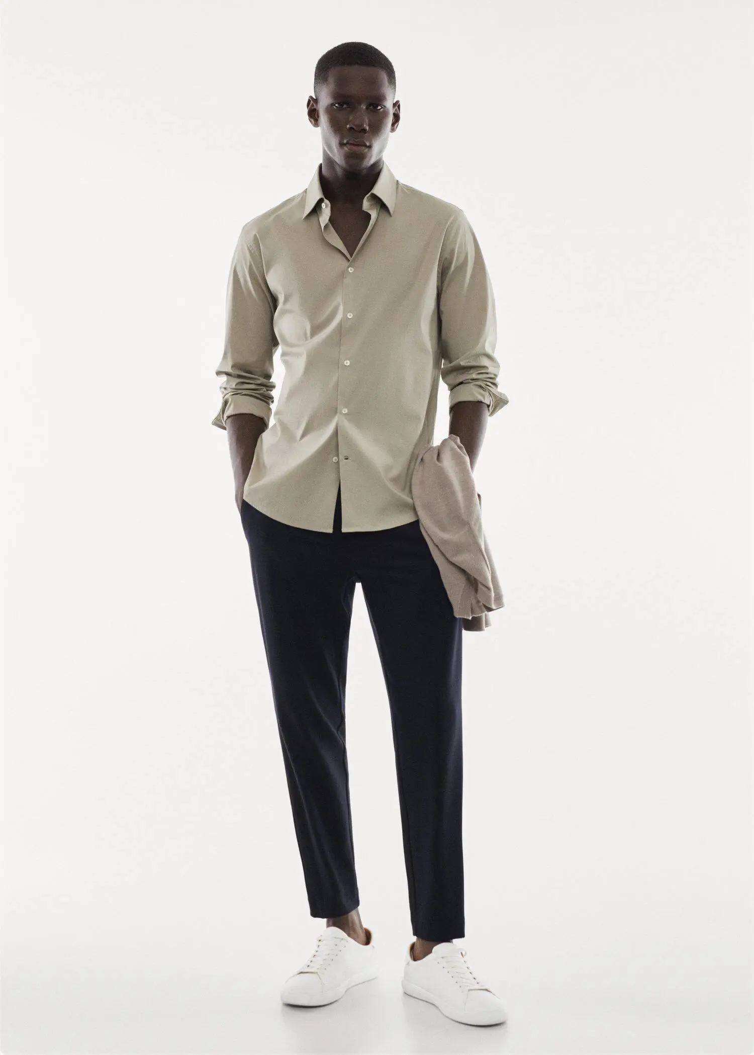 Mango Slim Fit-Hemd aus Stretch-Baumwolle. 1