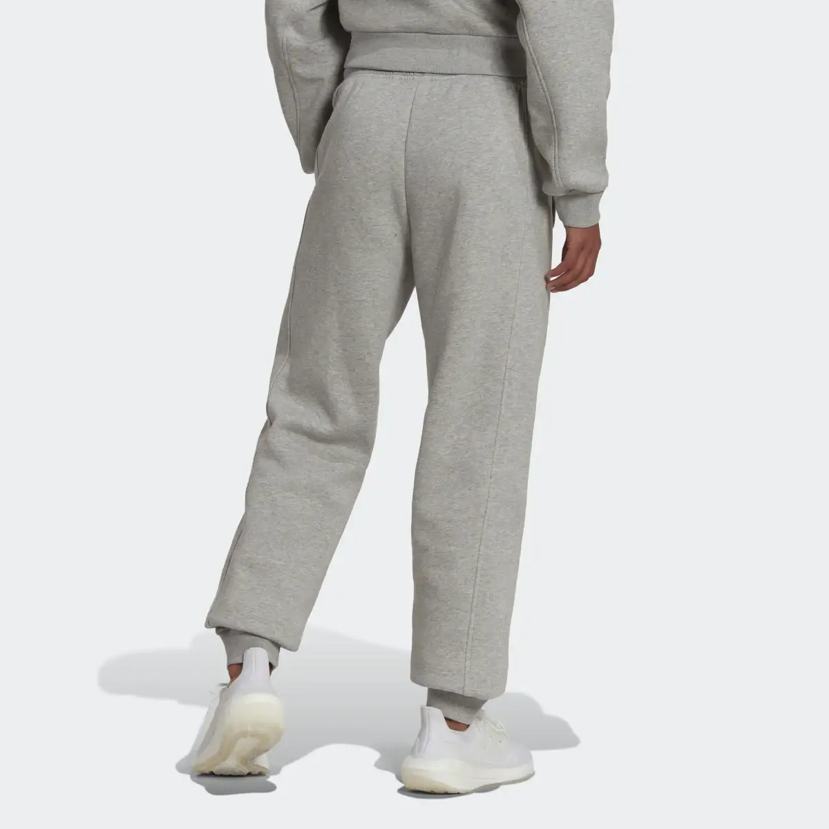 Adidas Pantaloni ALL SZN Fleece. 2