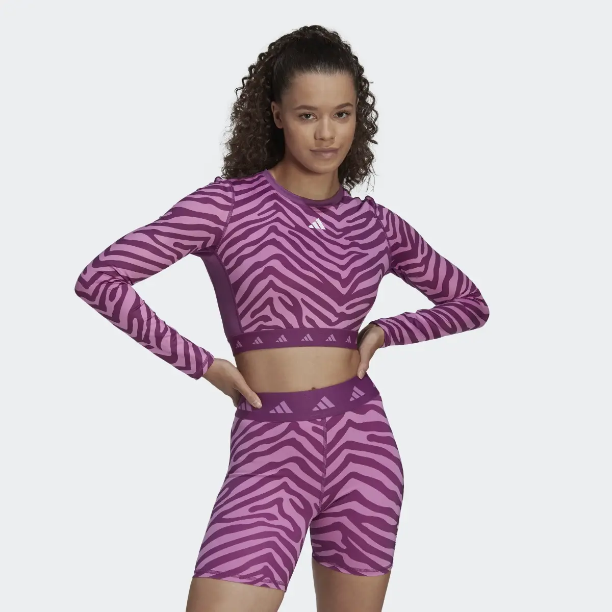 Adidas T-shirt court à manches longues Hyperglam Techfit Zebra. 2