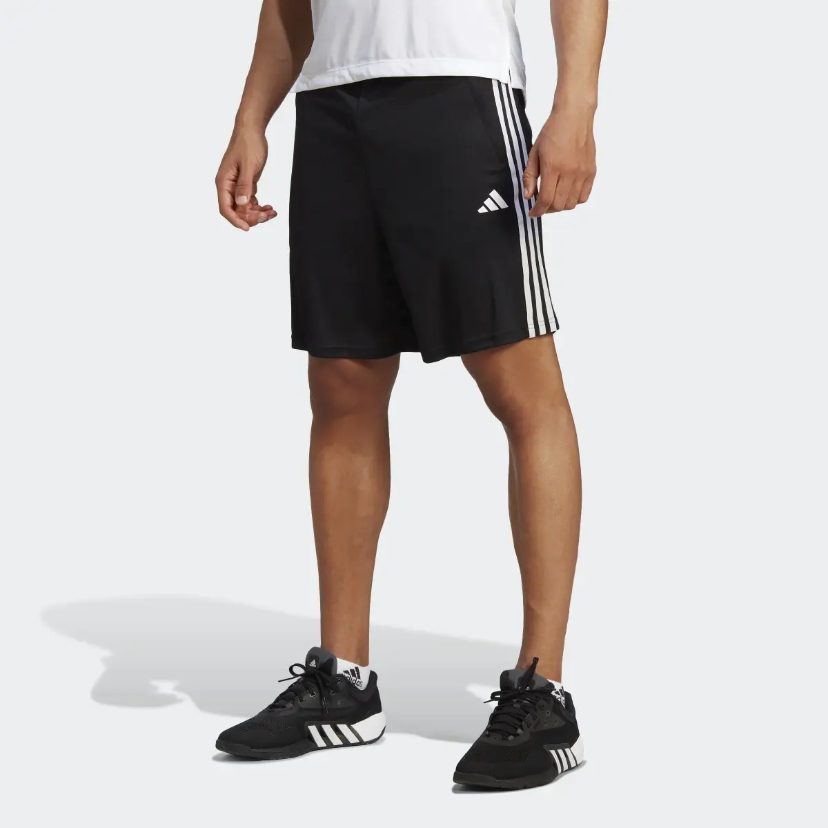 Adidas Short da allenamento Train Essentials Piqué 3-Stripes. 1