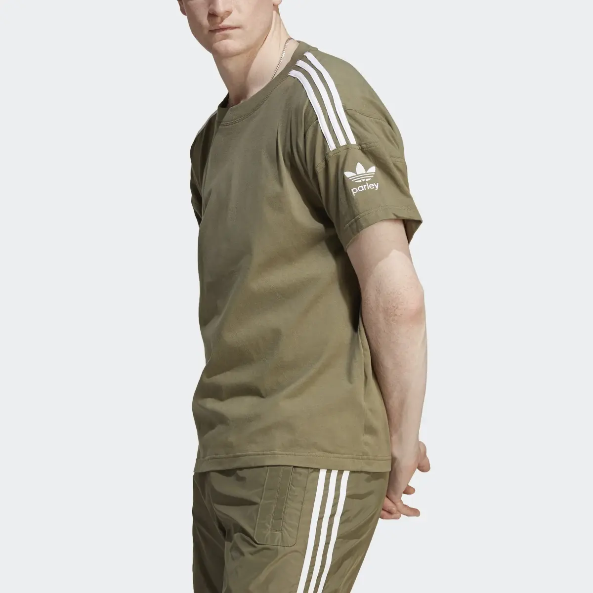 Adidas T-shirt adicolor Parley (Neutral). 1