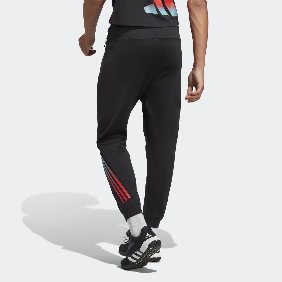 Adidas Pantaloni da allenamento Train Icons 3-Stripes. 2