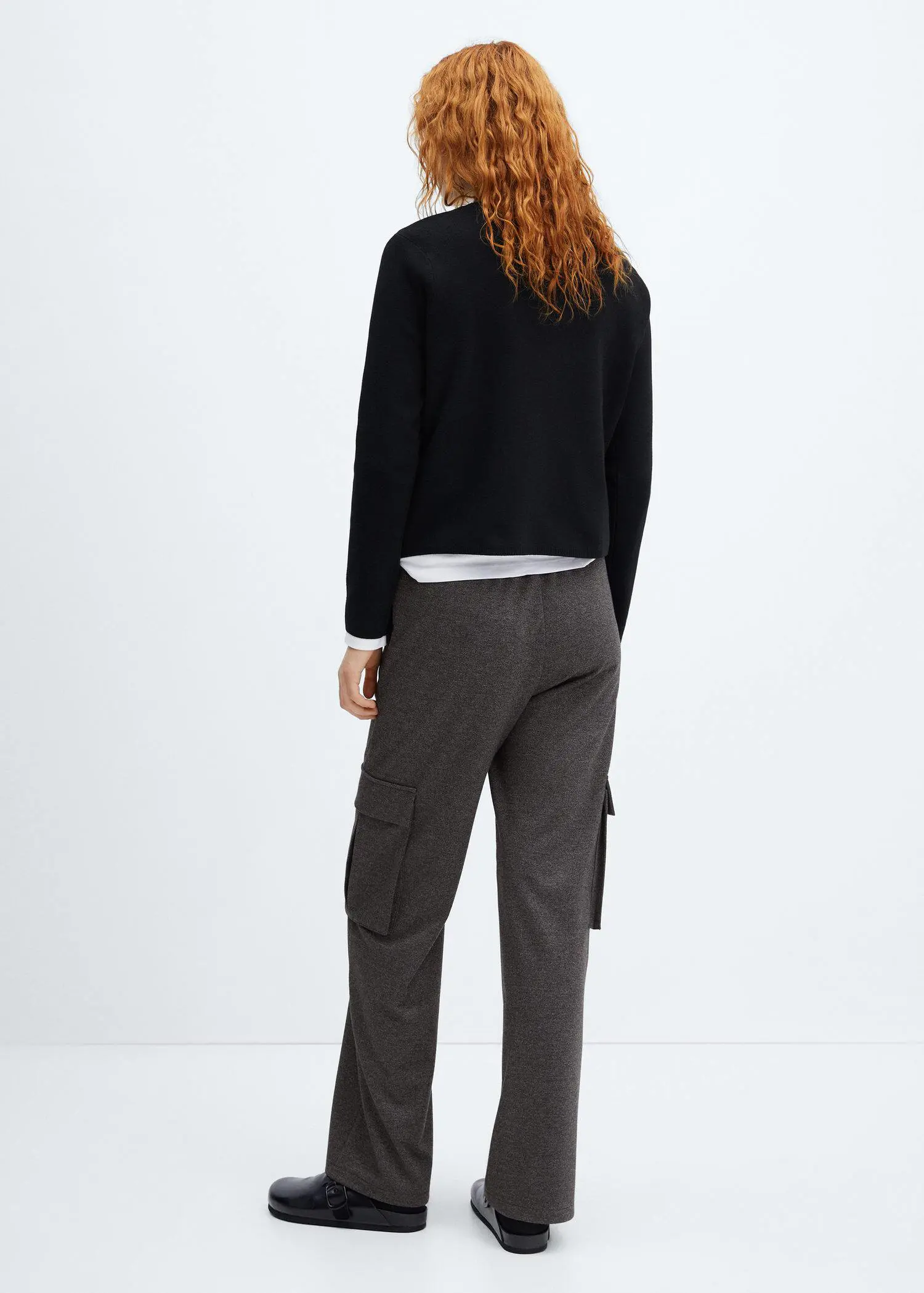 Mango Knitted trousers with cargo pockets. 3