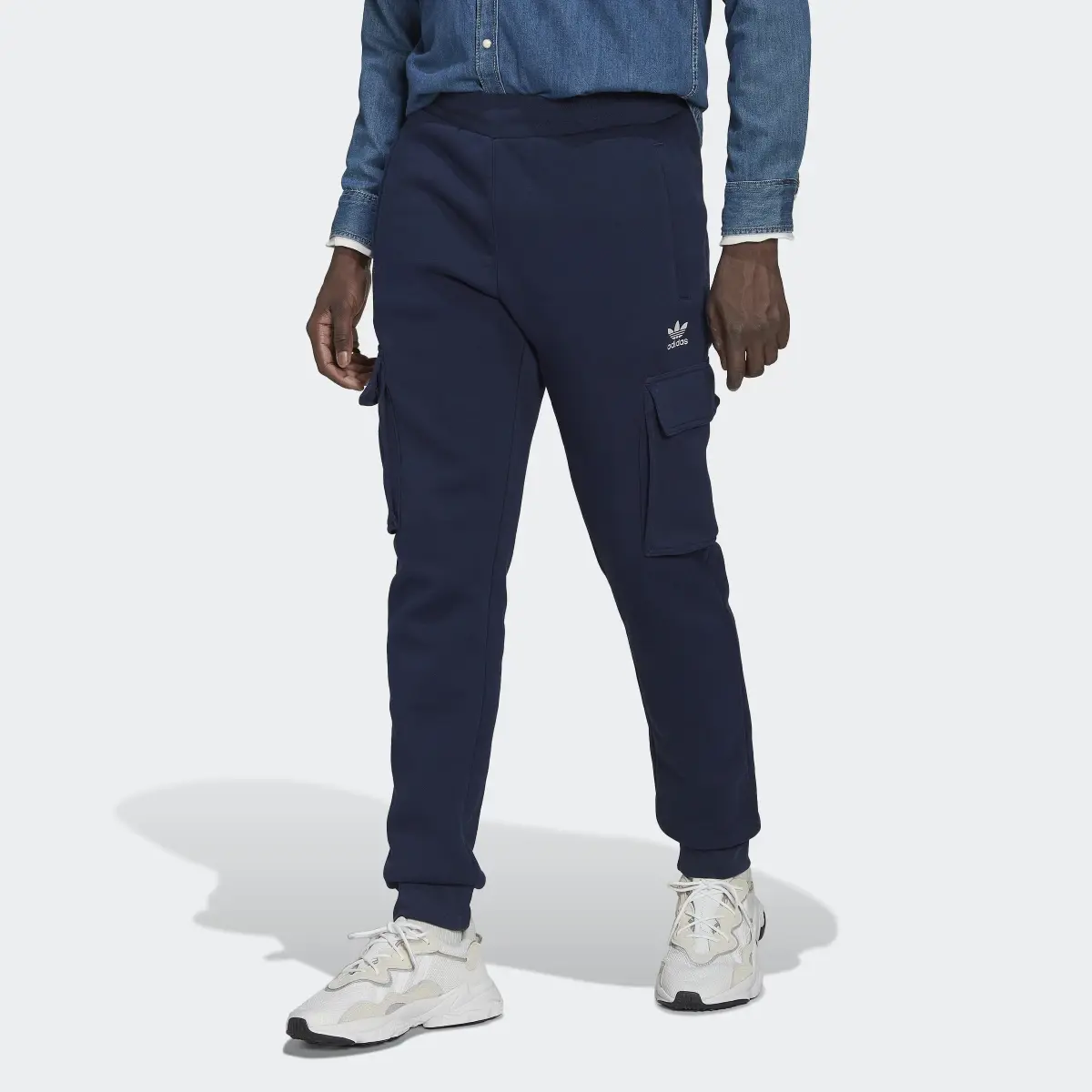 Adidas Adicolor Essentials Trefoil Cargo Pants. 1