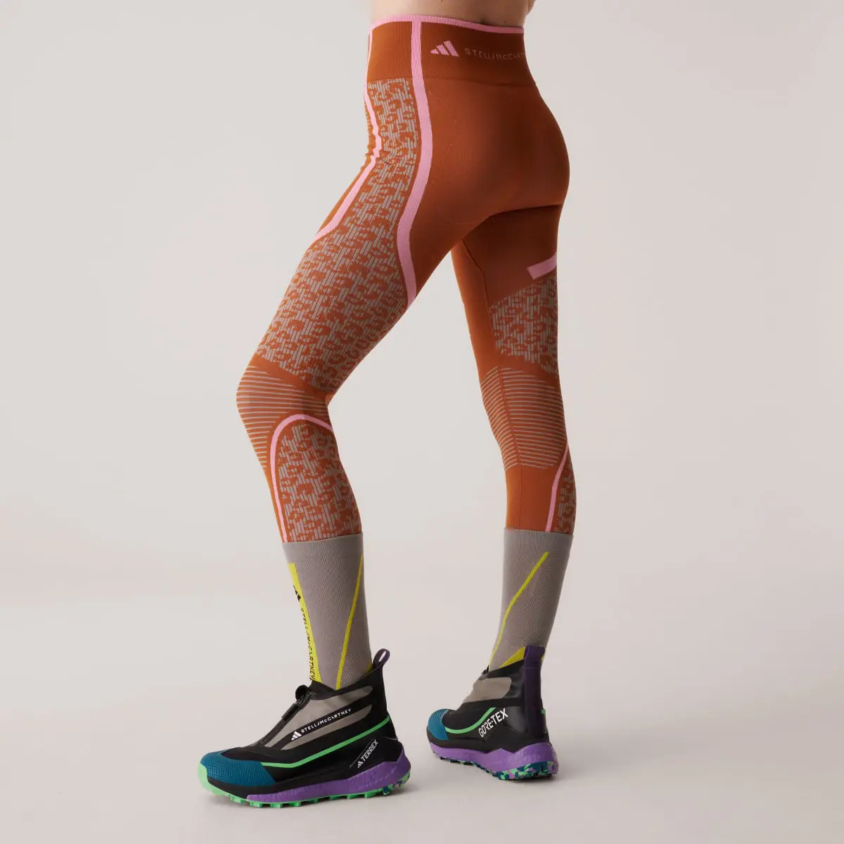 Adidas Legging sans coutures adidas by Stella McCartney TrueStrength. 2