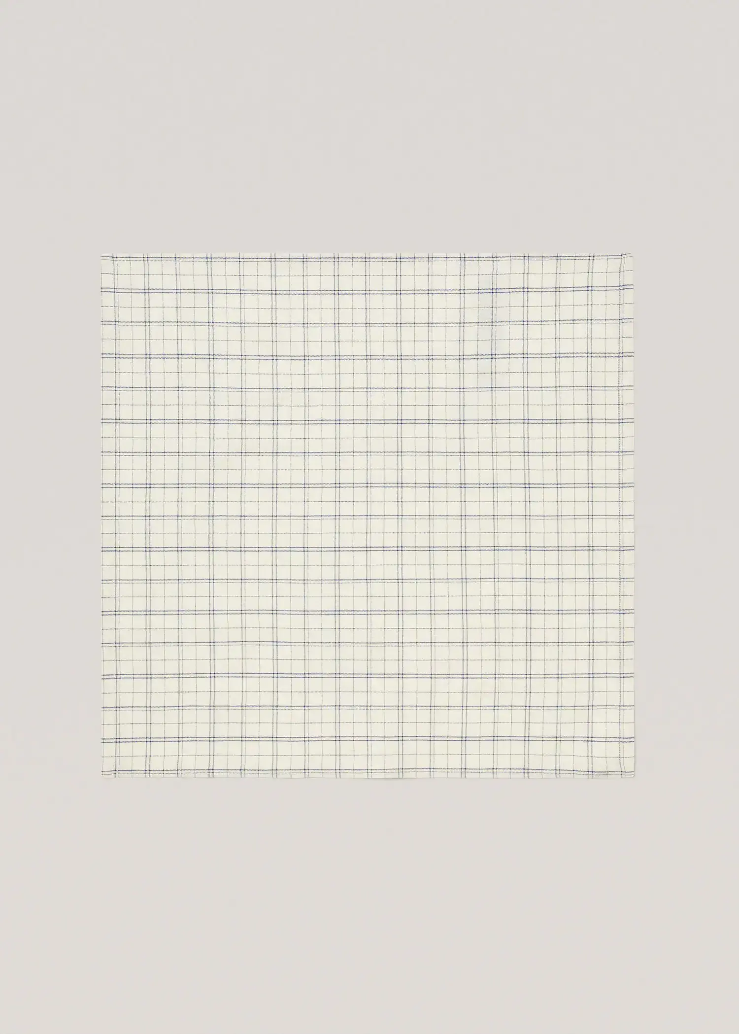 Mango Cotton and linen napkin with checkered print. 1