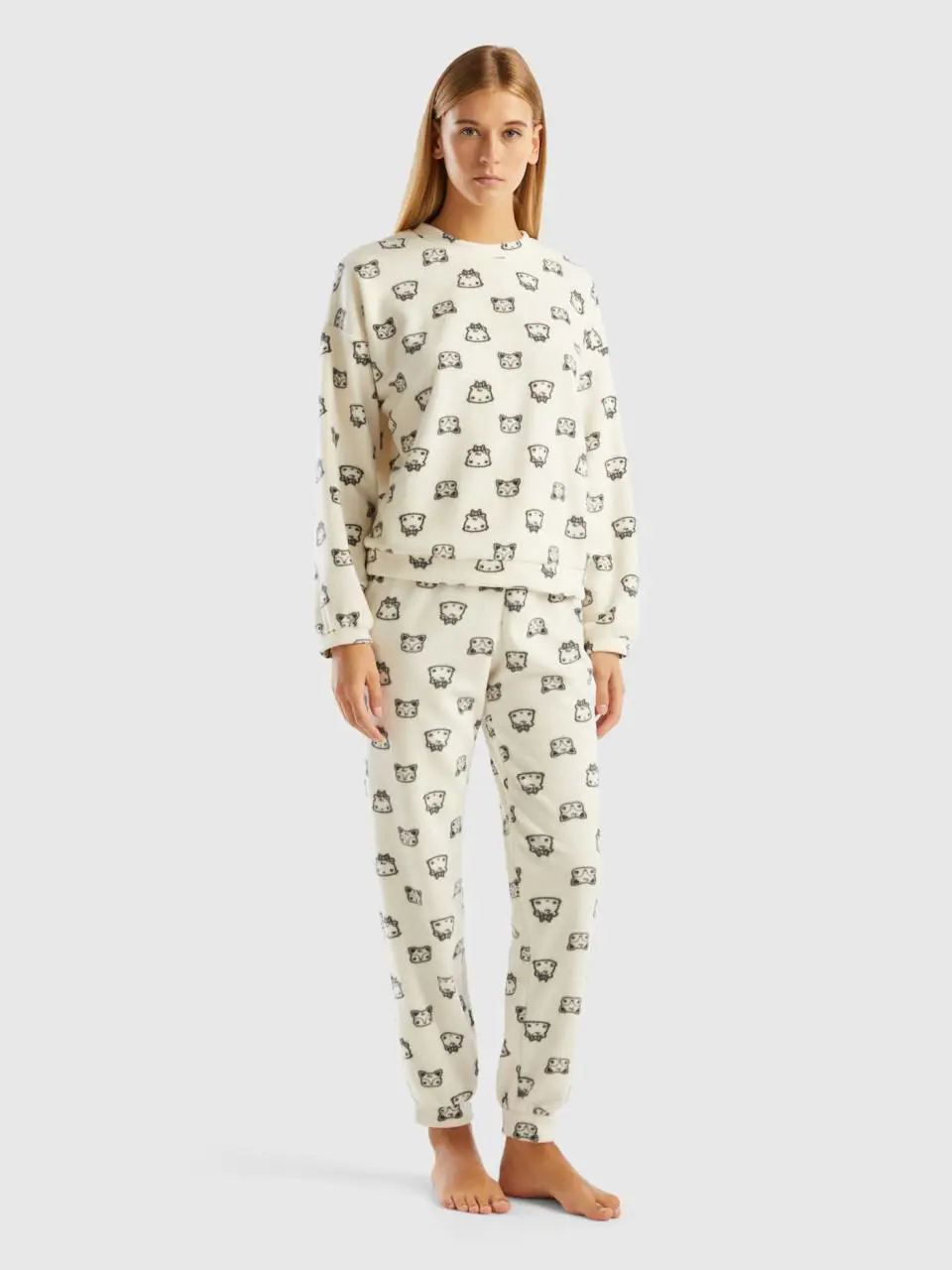 Benetton fleece pyjamas with mascot print. 1