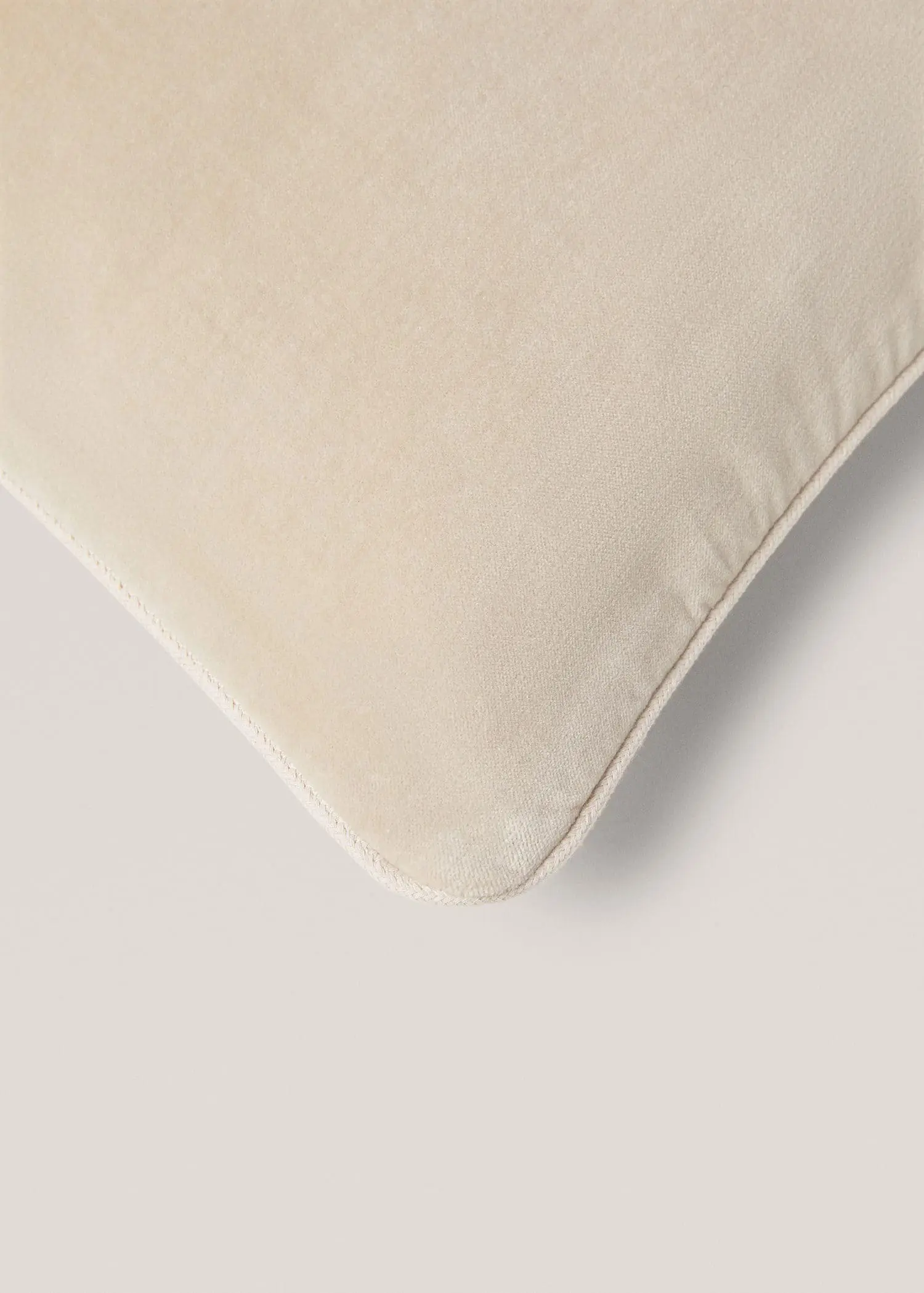 Mango Velvet cushion cover 45x45cm. 3