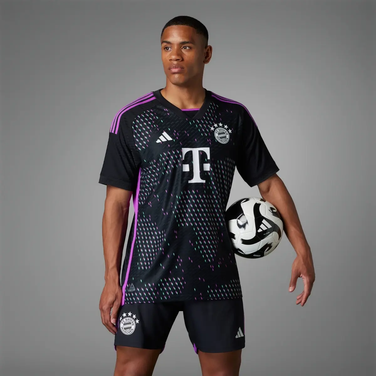 Adidas Camisola Alternativa Oficial 23/24 do FC Bayern München. 1