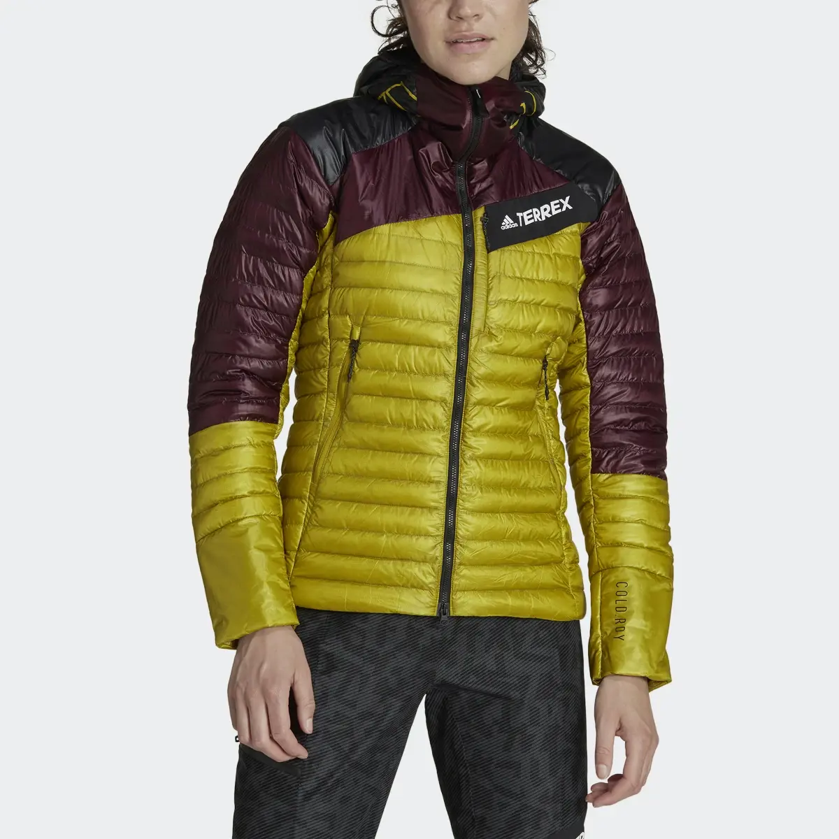 Adidas Chaqueta con capucha Techrock Year-Round Down. 1